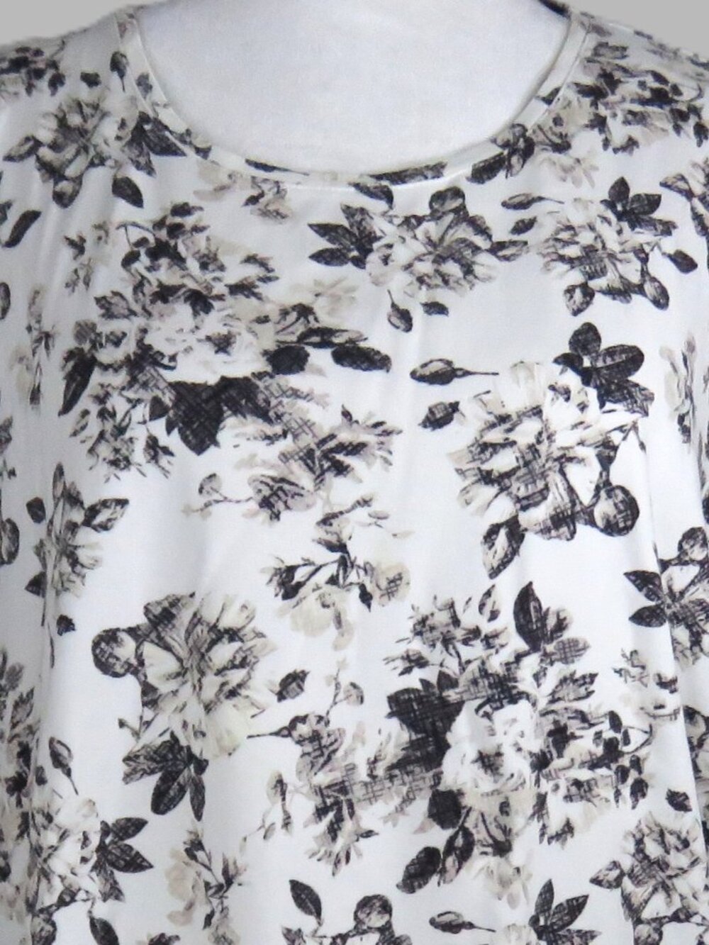 Croft & Borrow Women's Floral Short-Sleeve Pullover Classic-Tee Size 2X (C1947)